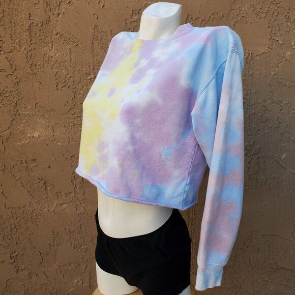 Colsie tie dye cropped long sleeve sweatshirt - Picture 4 of 12